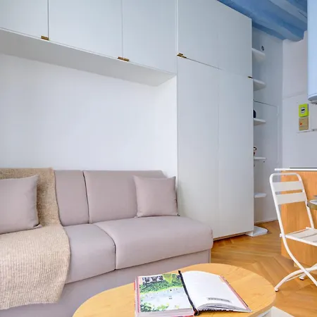 Apartment Bnbnova - Le Marais & Notre-dame Paris